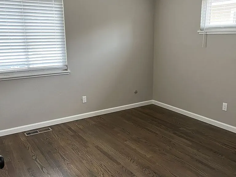 1311 Spruce Dr — Photo 3