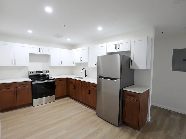 190 Broadway #2C — Photo 7