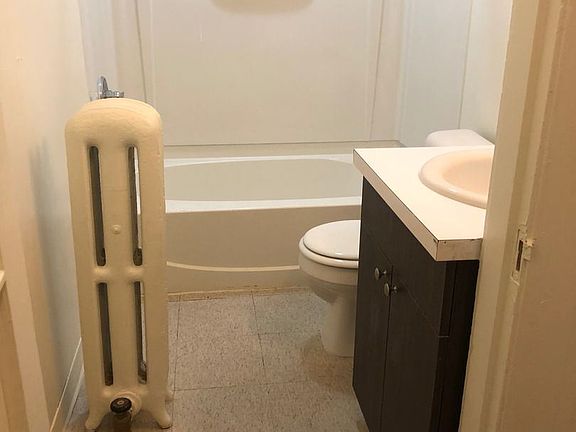 5th image of 1973 Poplar Ave #17