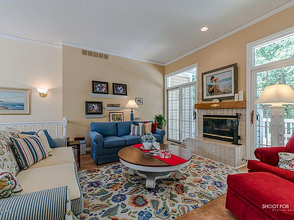 5th image of 940 Meadowlark Ct