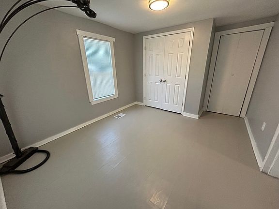 2nd image of 2311 Alameda St