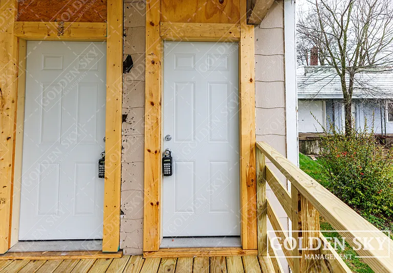 219 E Willard St #3 — Photo 2