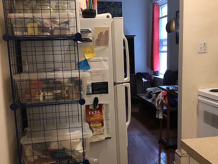4617-spruce-st-2f-tenant-photos-13
