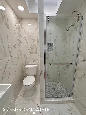 Bathroom, photo 2