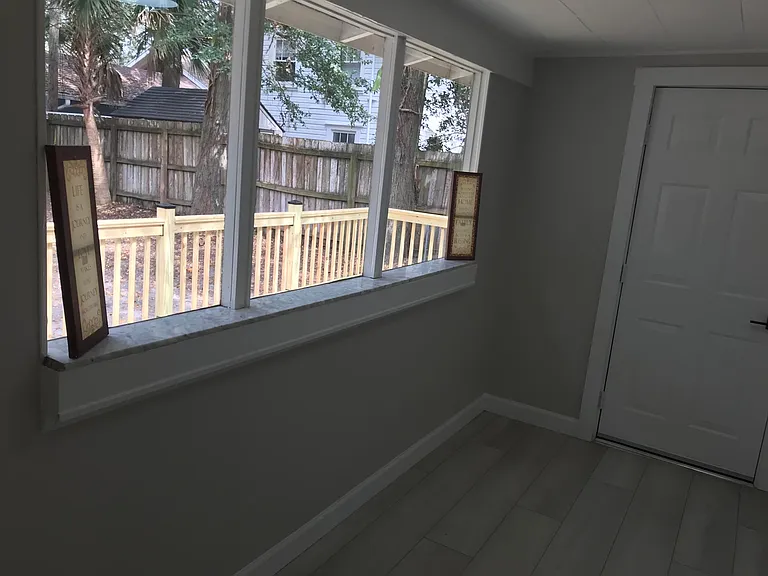 515 E Amelia St — Photo 8