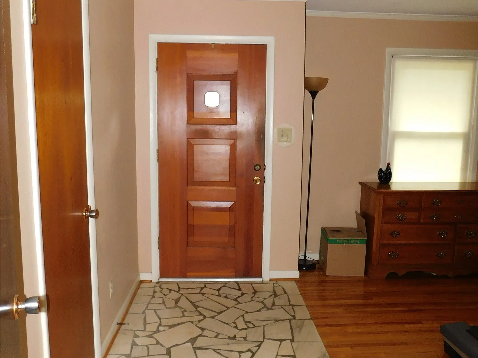 3 bed, 2.0 bath, 1558 sqft, $1,600 — Photo 3