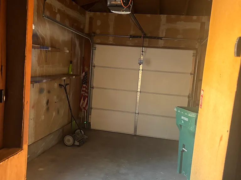 700 Twin Lakes Dr — Photo 1