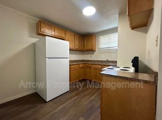 609 W 14th St APT 3, Junction City, KS 66441