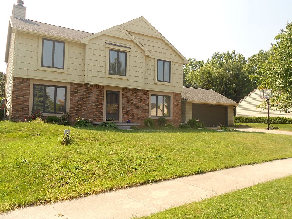1st image of 3915 Cloverdale Ave