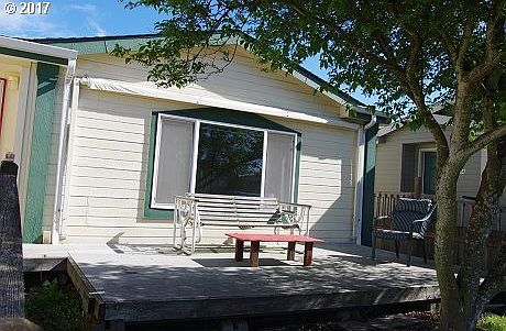 2nd image of 10910 NE 69th St