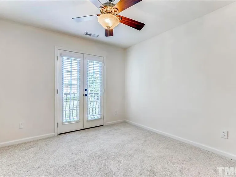 1003 Remington Oaks Cir — Photo 15