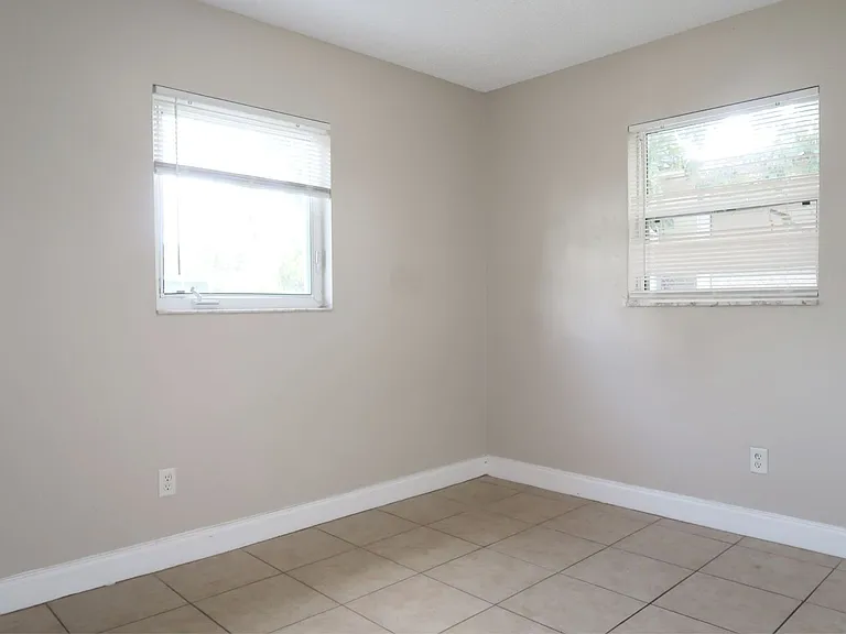 4109 W Arch St — Photo 11