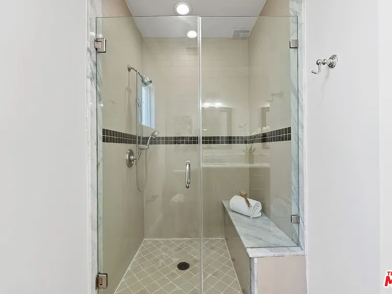 1114 S La Peer Dr — Photo 25