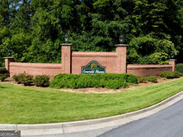 1010 Emerald Shores Dr, White Plains, GA 30678
