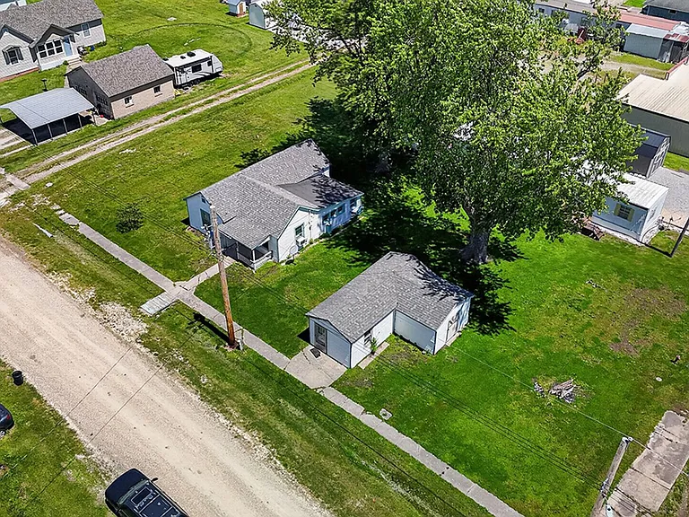 216 Rollins St — Photo 48