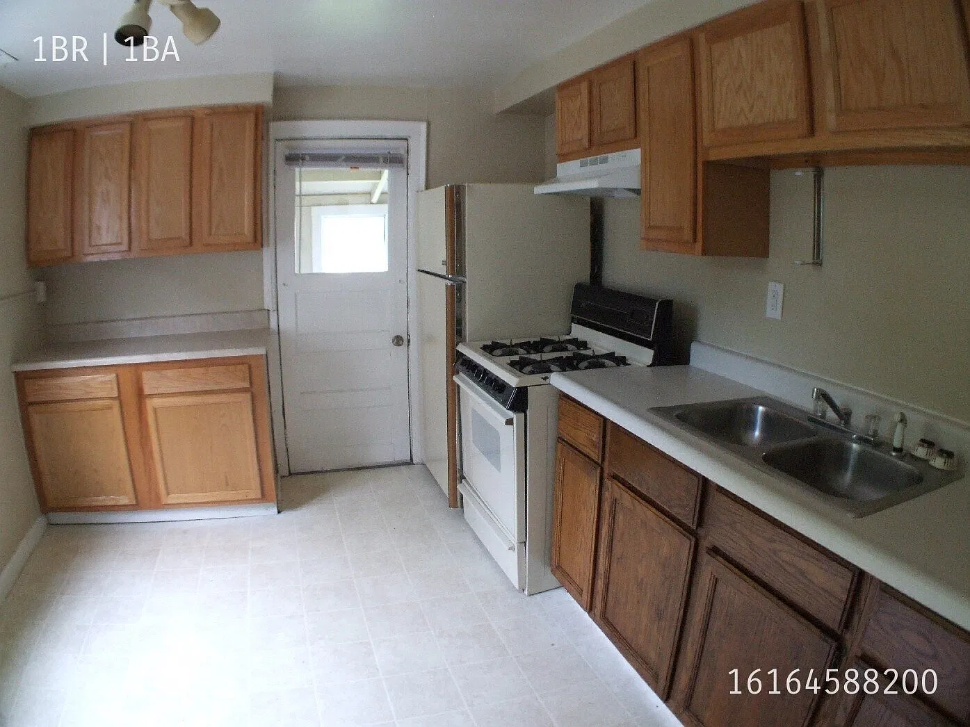 NE one bedroom upper at 435 Carrier NE with extra room for den or study — Photo 2