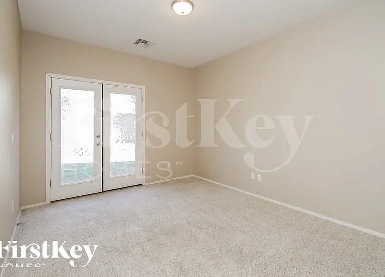 16074 W Banff Ln — Photo 10