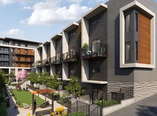 390 Guilby St #207, Coquitlam, BC V3K3Y6