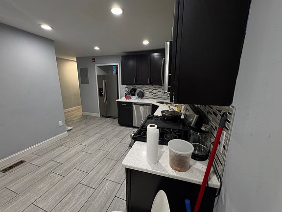 5th image of 1730 W Master St Floor 1