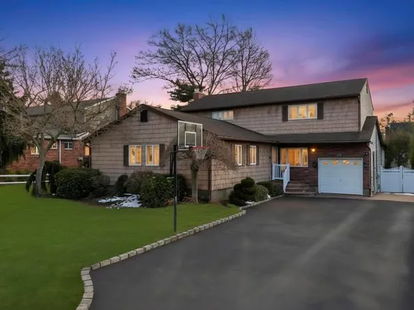 274 Collington Drive, Ronkonkoma, NY 11779