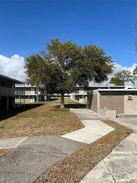 1 bed, 1.0 bath, 600 sqft, $1,200 — Photo 1