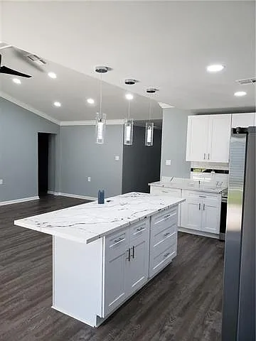 4 bed, 3.0 bath, 1852 sqft, $1,800 — Photo 2