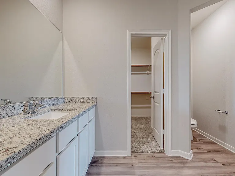 2113 Emma Ct — Photo 22