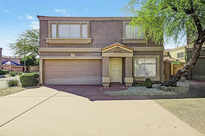 3 bed, 2.5 bath, 1571 sqft, $2,200 — Photo 1
