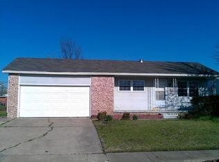 903 N Dogwood St, Owasso, OK 74055