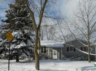 2700 Calvary Ln, Zion, IL 60099