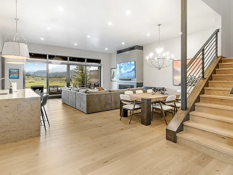 140 Monitor Dr — Photo 8