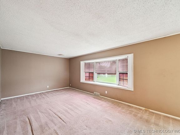 4th image of 166 S 91st East Ave