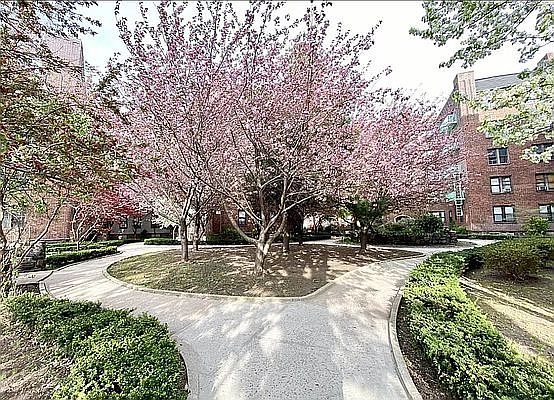 4th image of 68 W 238th St APT D41