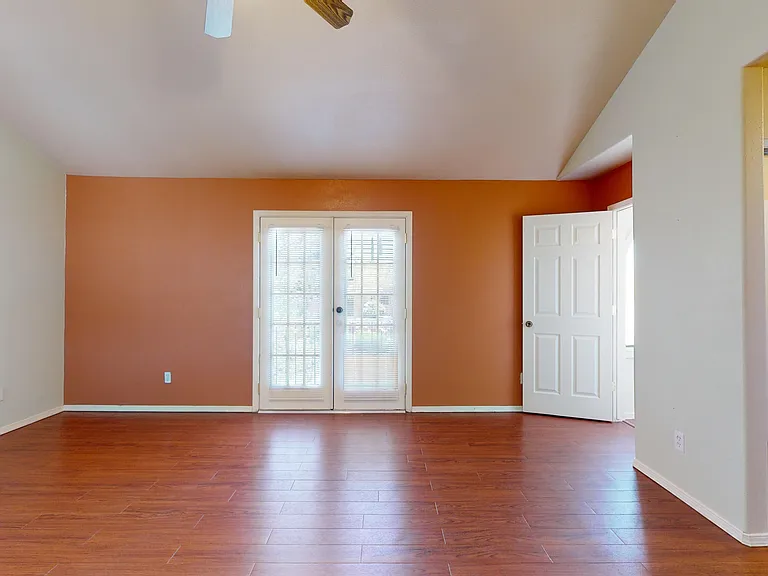 6256 Escondido Dr — Photo 16