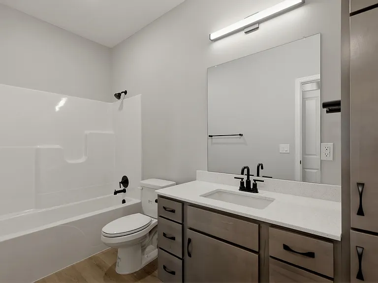 The Creek Apartments — Photo 23