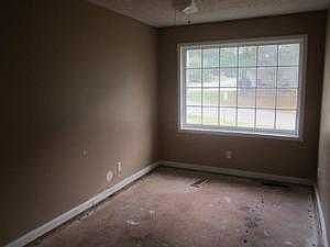 4th image of 181 Ross Ave