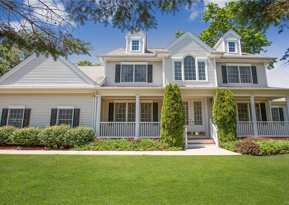 1st image of 8 Collinwood Dr