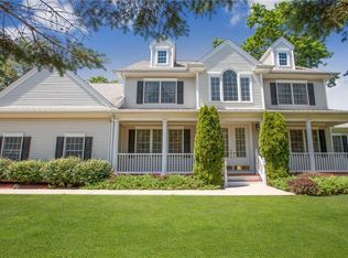 8 Collinwood Dr, Brewster, NY 10509