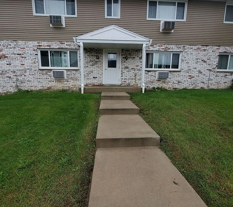 853 Eastern Ave. (8 Unit)