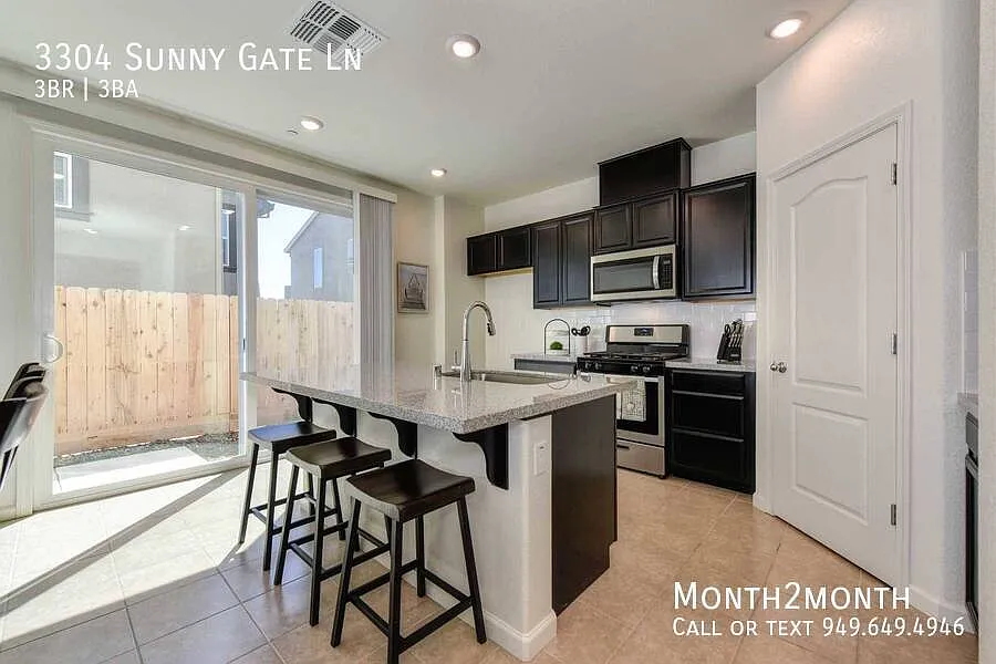 Hideaway on Sunny Gate Ln — Photo 4