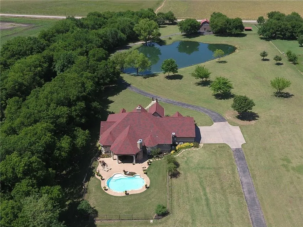3 bed, 2870 sqft, $4,000 — Photo 4