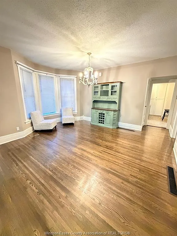 3 bed, $1,950 — Photo 3