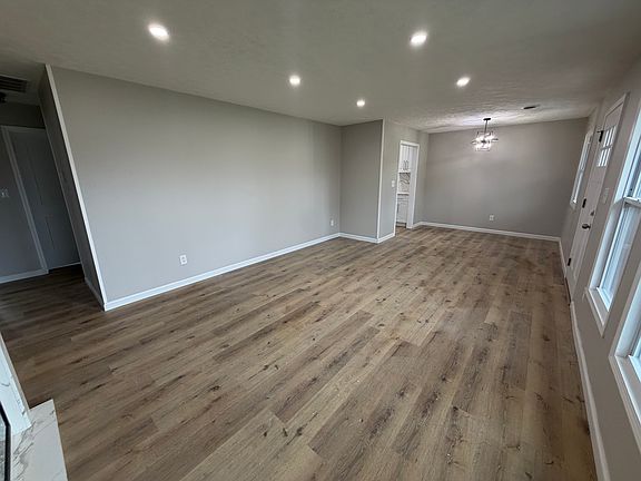 4th image of 5185 W 220th St