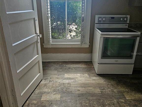 3rd image of 725 N Westmoreland Dr #1