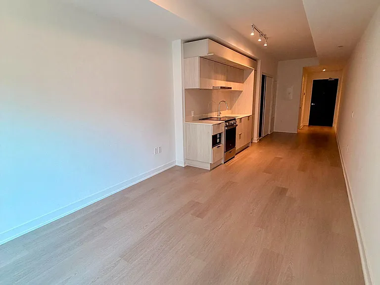 448 Burnhamthorpe Rd W #325 — Photo 6