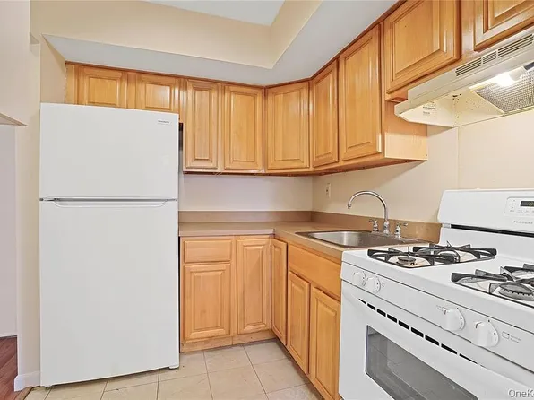 15317 78th St APT A, Howard Beach, NY 11414