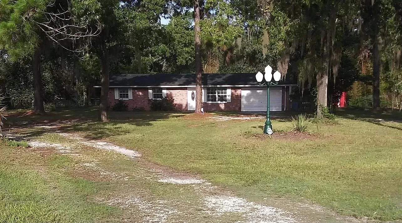 3 bed, 1560 sqft, $1,900 — Photo 1