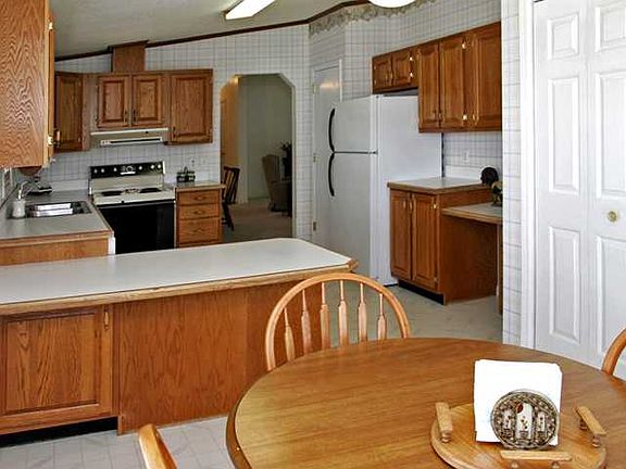 5th image of 3948 Dalling Dr