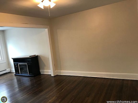 2nd image of 2113 24th St #1