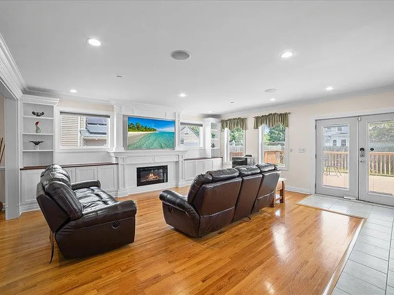 283 Harrison Ave — Photo 7